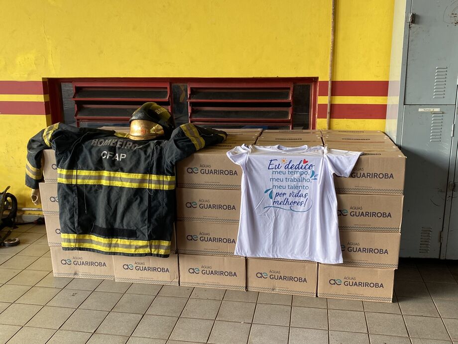 Doação de copos de água ao Corpo de Bombeiros para ações de suporte na Bahia