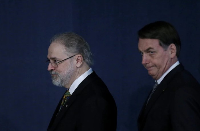 Aras enviou ao STF parecer contrário à ação movida pela Rede para obrigar Bolsonaro a garantir segurança da imprensa em coberturas presidenciais