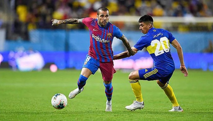 Com Daniel Alves, Barcelona é derrotado pelo Boca Juniors nos pênaltis pela Maradona Cup