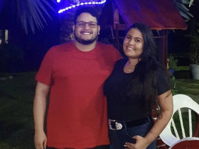O cantor Maurílio e a mulher Luana Ramos