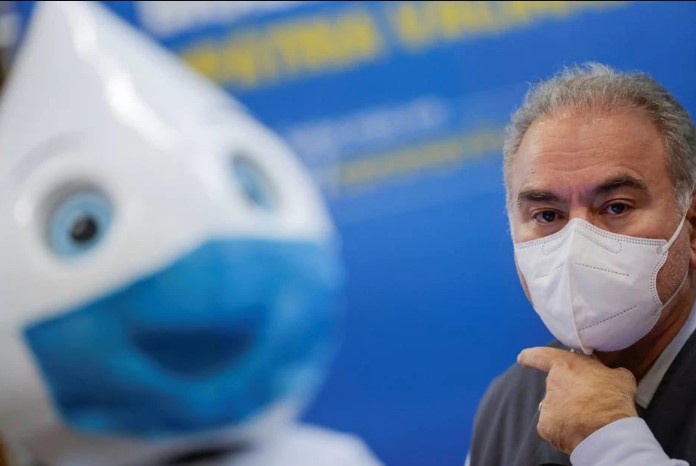 O ministro da Saúde, Marcelo Queiroga, adiou para 5 de janeiro a decisão sobre a vacinação infantil contra a covid no Brasil