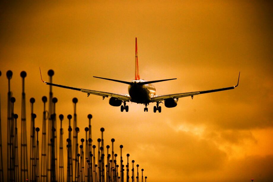 3% das cidades tiveram transporte aéreo regular de passageiros em 2020, diz IBGE