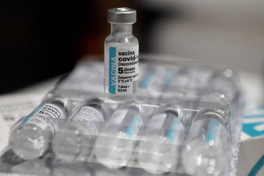 AstraZeneca diz que sua vacina para covid foi eficaz contra Ômicron após 3ª dose