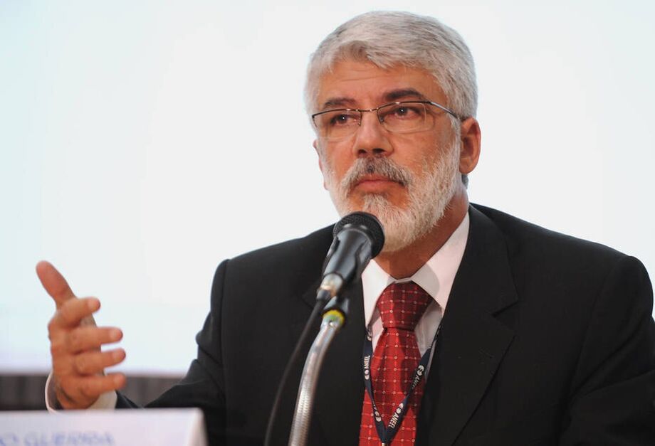 Hélvio Neves Guerra