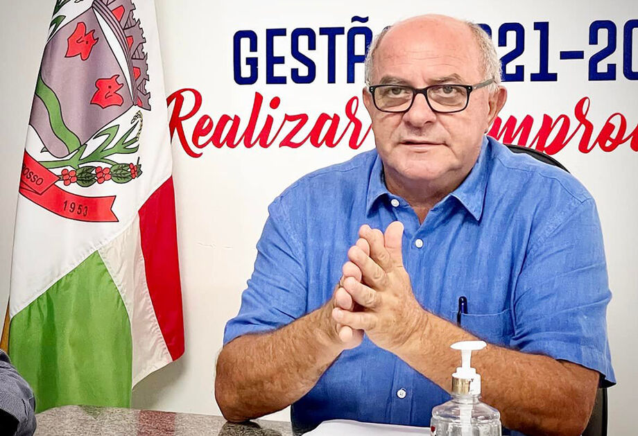O prefeito da cidade, Réus Fornari