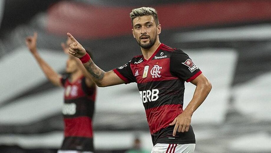 Arrascaeta estendeu vínculo com o Flamengo até o fim de 2026