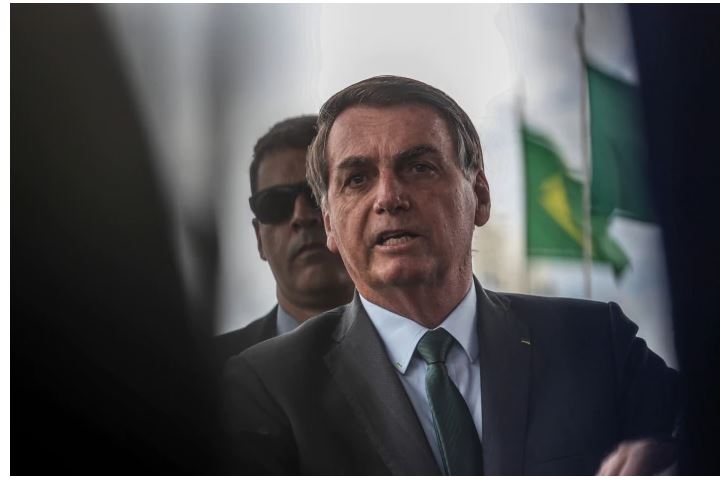 O presidente Jair Bolsonaro foi acusado de não ter comunicado aos órgãos de investigação indícios de corrupção nas negociações para compra da vacina Covaxin