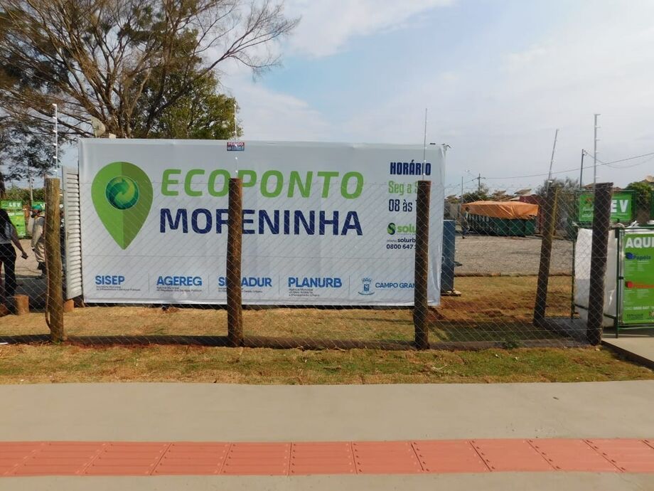 A Prefeitura de Campo Grande disponibiliza, desde 2018, à população os Ecopontos que são áreas de uso gratuito e recebem resíduos recicláveis (metal, plástico, vidro, papel e papelão)