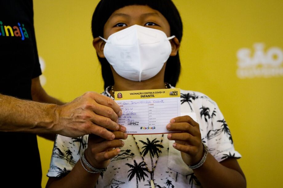 1ª criança a receber a primeira dose da vacina contra Covid-19 da Pfizer, no Hospital das Clinicas, em SP