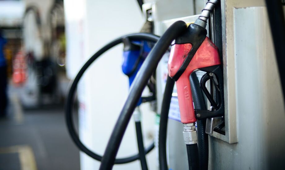 O governo defende que os Estados regulamentarem o ICMS único do diesel usando como base de cálculo da alíquota a média móvel dos preços médios praticados ao consumidor final