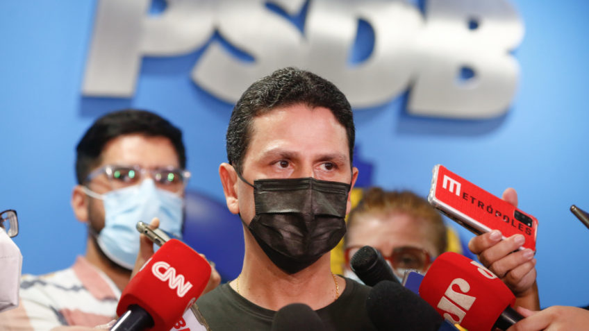 PSDB indicou o nome do governador João Doria como pré-candidato à disputa ao Planalto. Já o MDB anunciou o nome da senadora Simone Tebet (MS). Os tucanos negociam, ainda, formação de federação com o Cidadania, mecanismo que garante fusão durante quatro