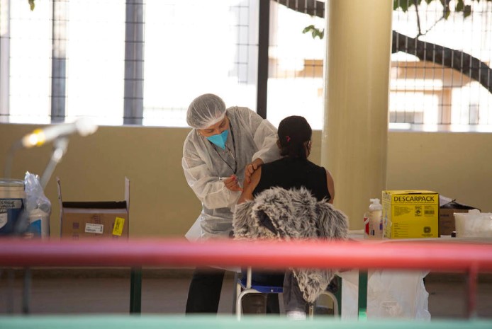 Brasil chega a 67,66% da população com vacinação completa contra a covid-19