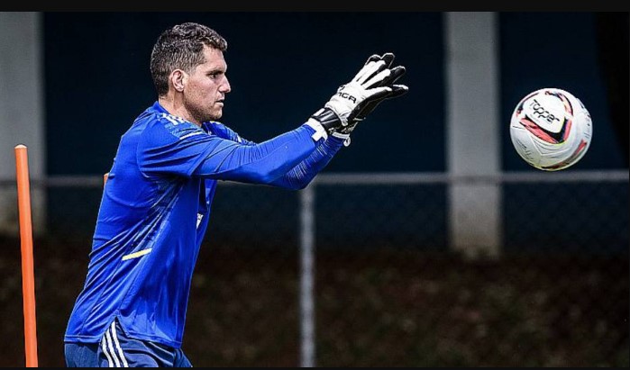 O goleiro Rafael Cabral e o zagueiro Sidnei fizeram o primeiro jogo pelo clube