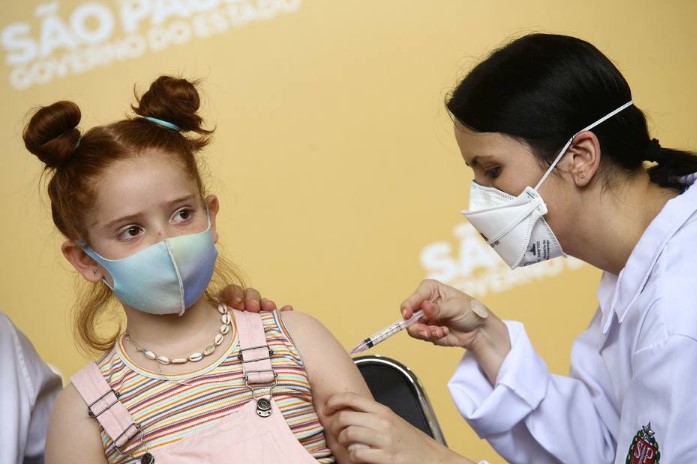 Brasil tem mais de 69% da população com duas doses da vacina ou imunizante de aplicação única