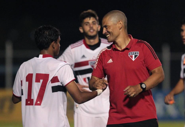 Alex de Souza, técnico da equipe sub-20 do São Paulo na Copinha