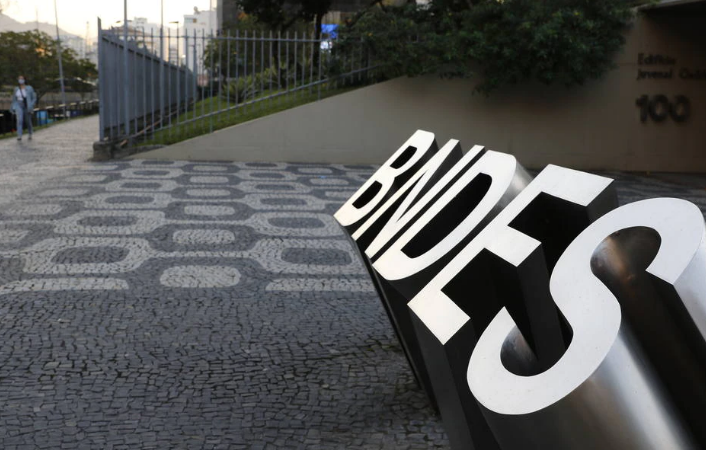 Sede do BNDES, no Rio de Janeiro; o banco adiou exigências de nacionalização para liberar crédito à compra de veículos elétricos dentro do Finame Baixo Carbono