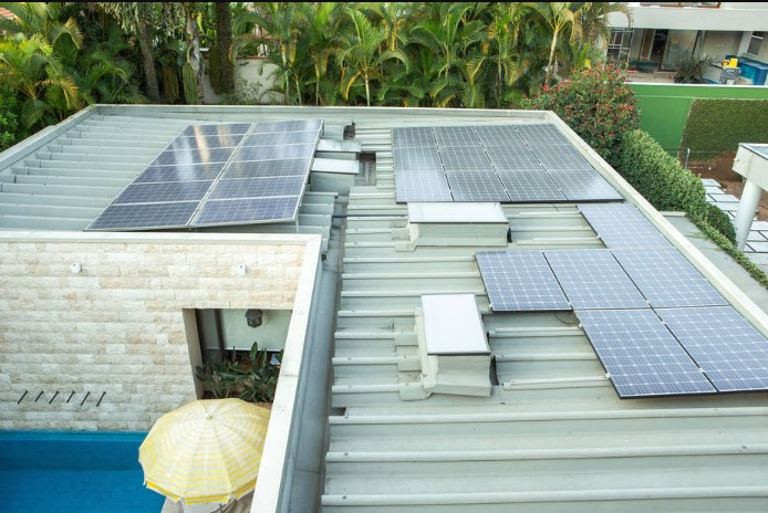 Energia solar; texto, agora convertido em lei, mantém a isenção de encargos para quem já possui painéis solares até 2045