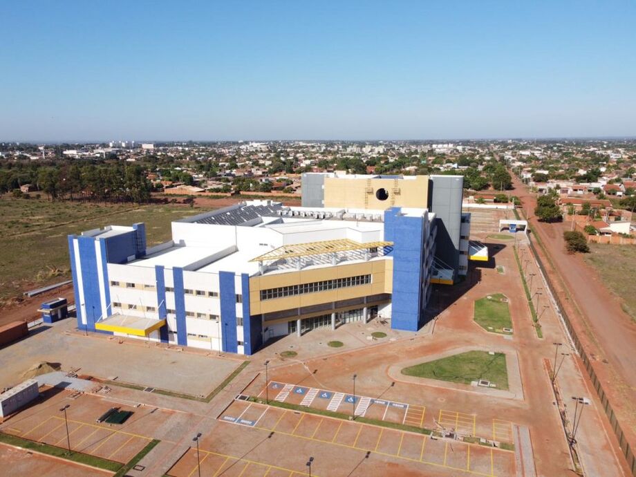 Já sobre o Hospital Regional de Três Lagoas, os secretários adiantaram à imprensa que estão na fase de escolha da Organização Social que vai administrar a unidade, além de dispor de licitações para compra de materiais e equipamentos
