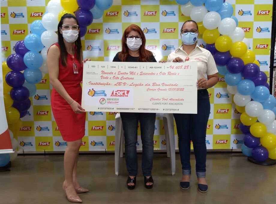 Entrega do cheque - Fort Atacadista