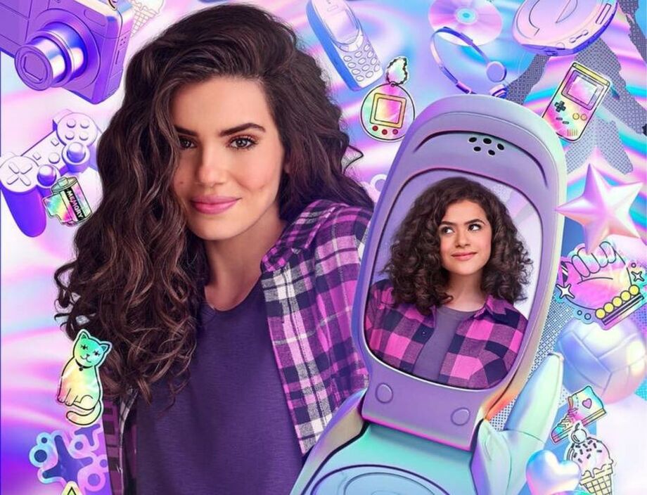Camila Queiroz e Maisa Silva vivem a mesma personagem na fase adulta e na adolescência