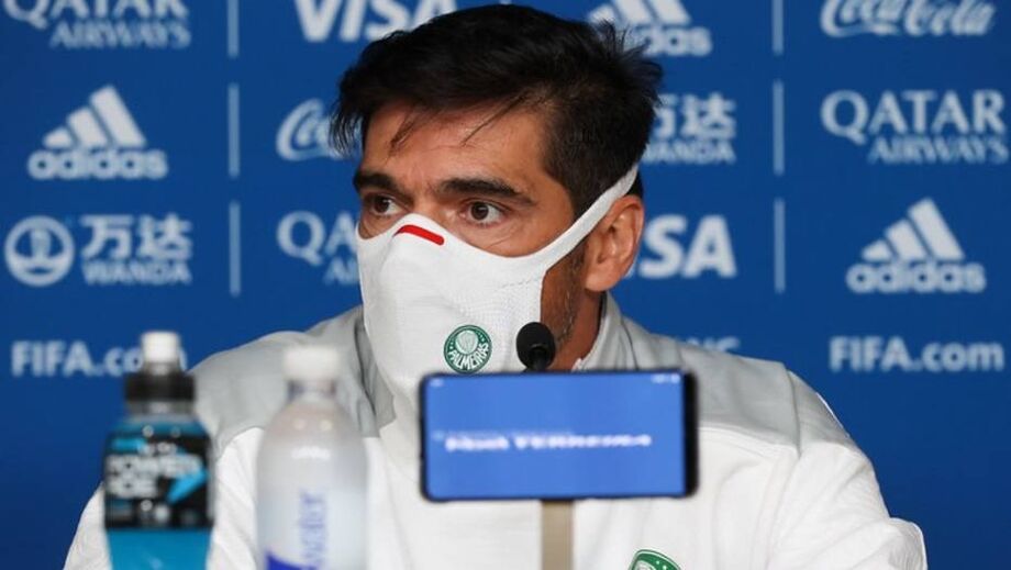 Abel Ferreira deu a primeira entrevista coletiva em Abu Dabi nesta segunda-feira Foto:
