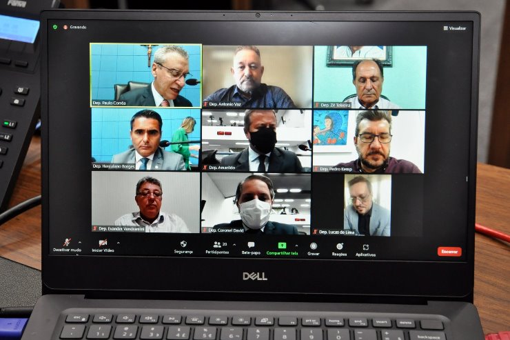 Deputados da ALEMS, durante a sessão plenária mista desta manhã