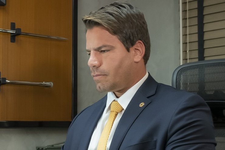 Deputado solicitou ao Governo a redução do valor pago pela emissão da segunda via do RG.