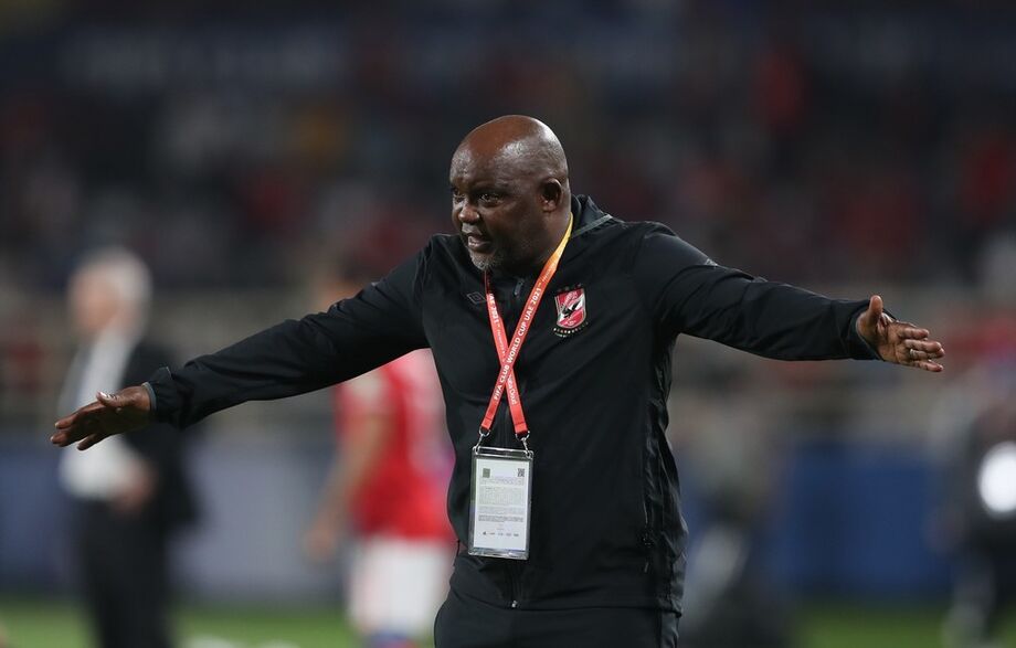 Pitso Mosimane, técnico do Al Ahly, durante partida contra o Monterrey: Quantas vezes os africanos têm de provar