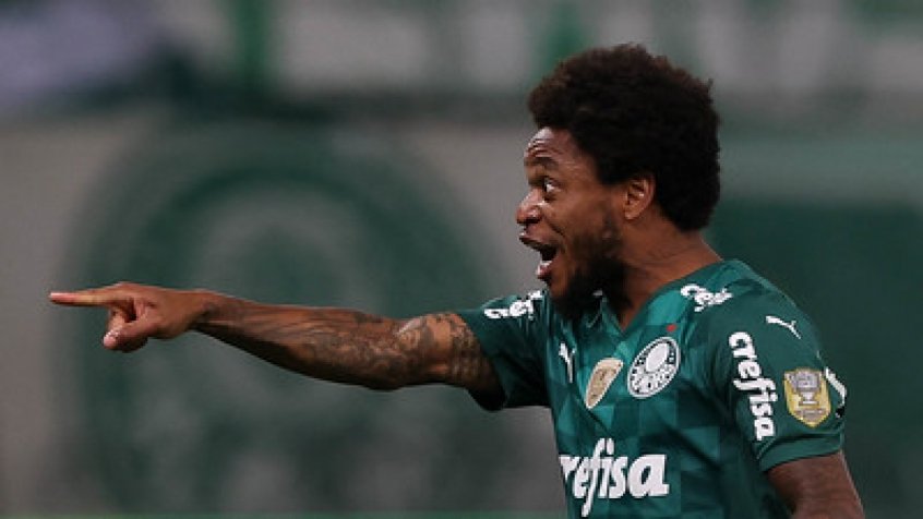 Luiz Adriano não é mais jogador do Palmeiras