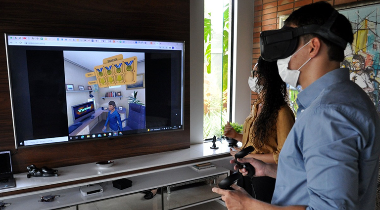Utilizar a realidade virtual para auxiliar o tratamento do autismo foi o projeto inovador do administrador Antônio Almeida e da psicóloga Francyelle Marques de Lima