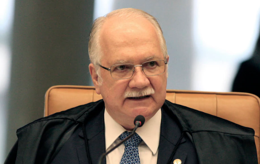 Edson Fachin, ministro do Supremo Tribunal Federal, assumirá a presidência do Tribunal Superior Eleitoral.