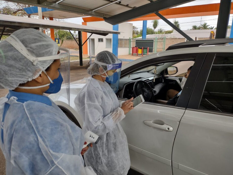 Drive-Thru de testagem gratuita da Covid-19