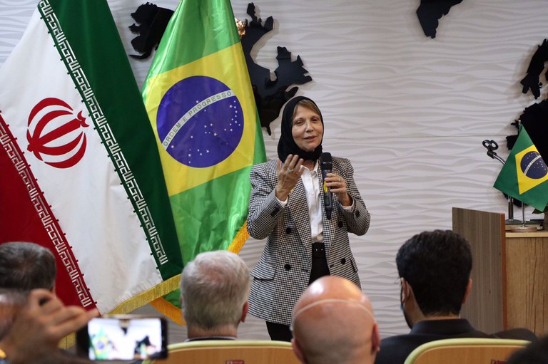 Ministra Tereza Cristina aponta interesse do Brasil na compra de fertilizantes iranianos