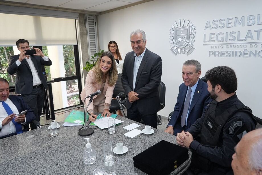 Assinatura do termo de posse