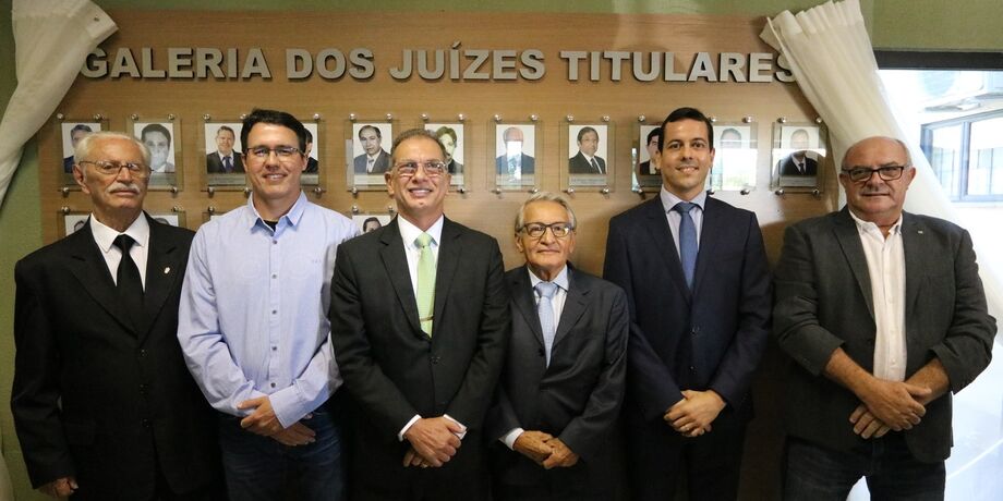TJMS instala Galeria dos Juízes Titulares e homenageia servidores