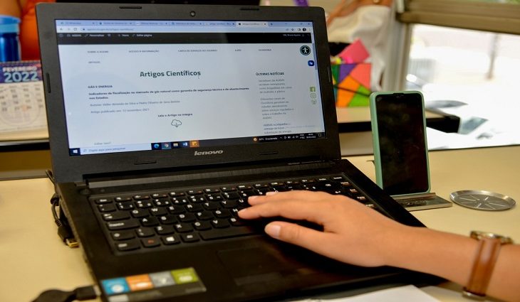 Os artigos publicados no site são de autoria dos próprios servidores.