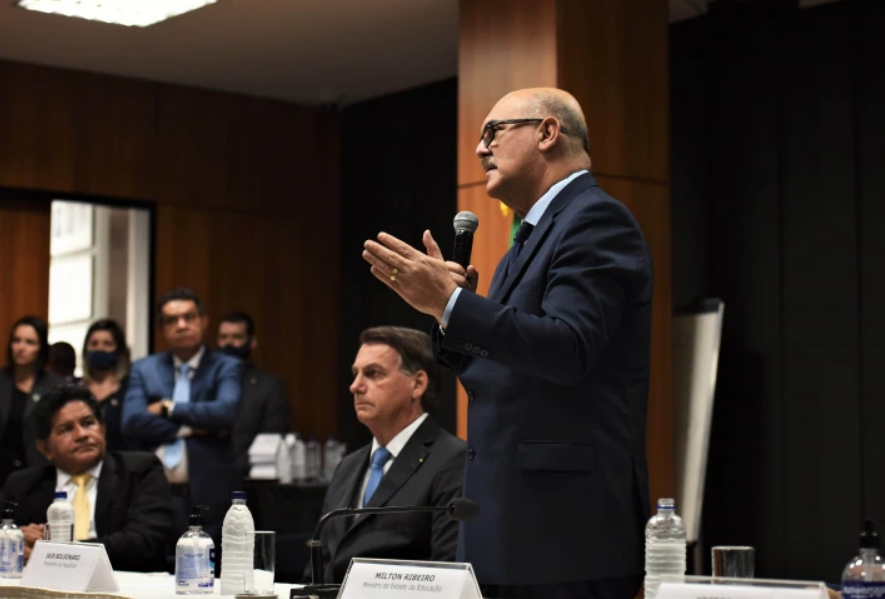 PGR deverá dizer, em até 15 dias, se também vai investigar Bolsonaro no inquérito sobre o gabinete paralelo de pastores no MEC