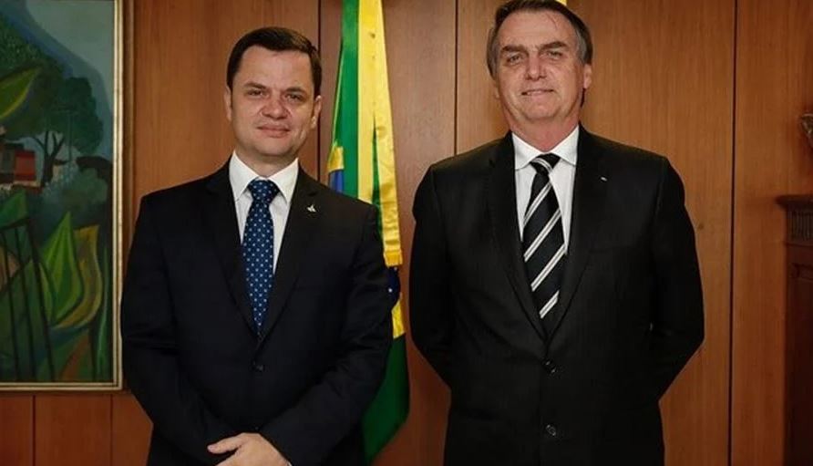 O ministro da Justiça e Segurança Pública, Anderson Torres, resolveu conceder a Medalha do Mérito Indigenista ao presidente Jair Bolsonaro