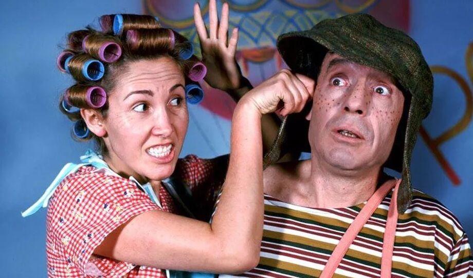 A atriz mexicana Florinda Meza, que deu vida a personagem Dona Florinda, se manifestou na segunda-feira, 14, a respeito do fim da exibição do seriado Chaves