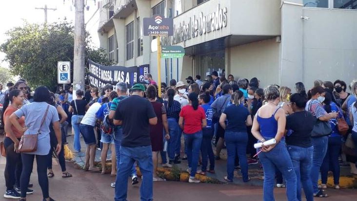 Professores na Câmara de Dourados
