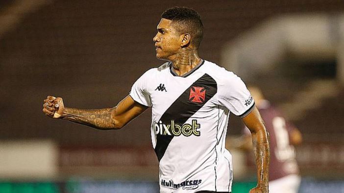 Sem ganhar há três jogos, o Vasco continua com 35 pontos, porém, perdeu a vice-liderança para o Grêmio