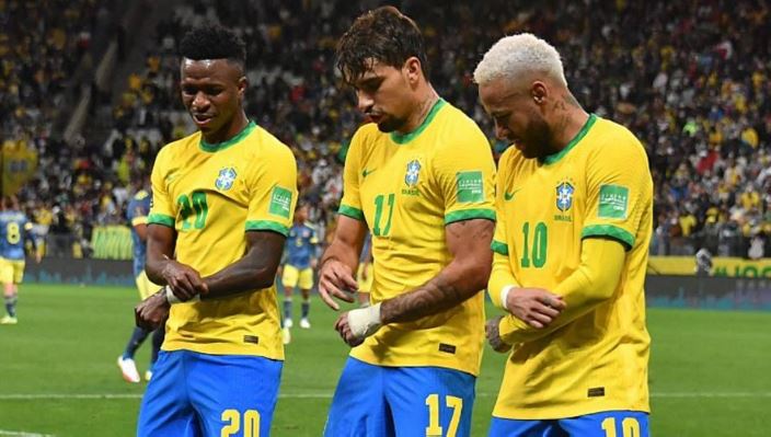 Vinicius Jr, Lucas Paquetá e Neymar comemoram gol na Neo Química Arena. Campanha irretocável nas Eliminatórias coloca Brasil de volta ao topo do ranking da Fifa