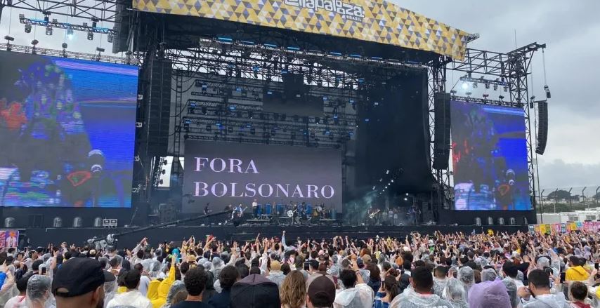 Banda Fresno soltou um Fora Bolsonaro durante o show