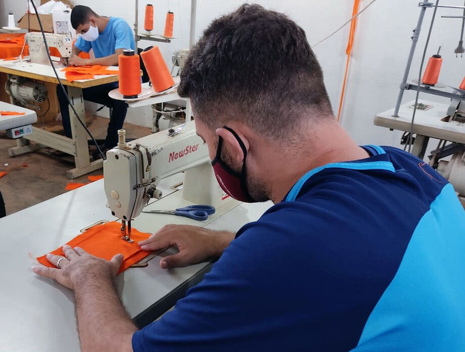 Reeducandos são capacitados no curso de Modelagem e Corte e Costura, pelo Senar.