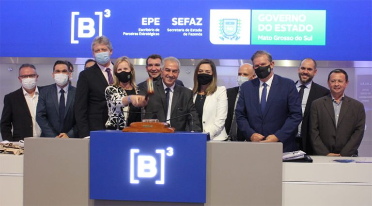Governador Reinaldo Azambuja e a equipe de secretários e coordenadores dos projetos de PPP leilão da Infovia Digital.