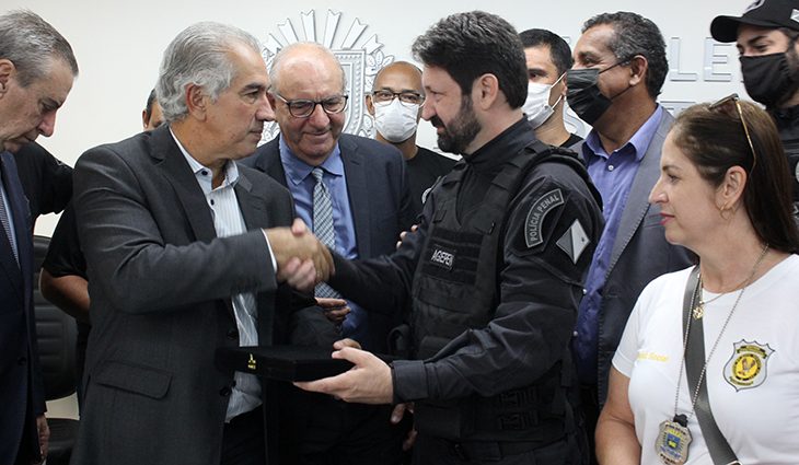 Com a criação dessa categoria, os agentes penitenciários passarão a ser policiais penais e receberão um reajuste linear de 22,12%, representando um impacto financeiro de R$ 54 milhões