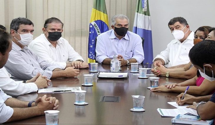 Reunião de reajuste salarial para professores do Estado.