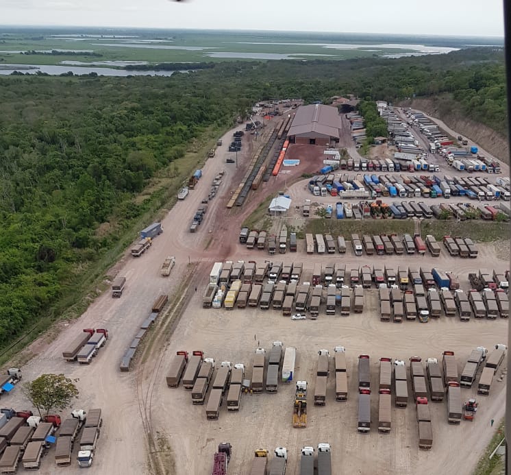 As empresas de transporte rodoviário de cargas e logística de Corumbá e Ladário (Setlog Pantanal) e caminhoneiros, pretendem fechar por dois dias o porto seco da Receita Federal na região (Agesa).