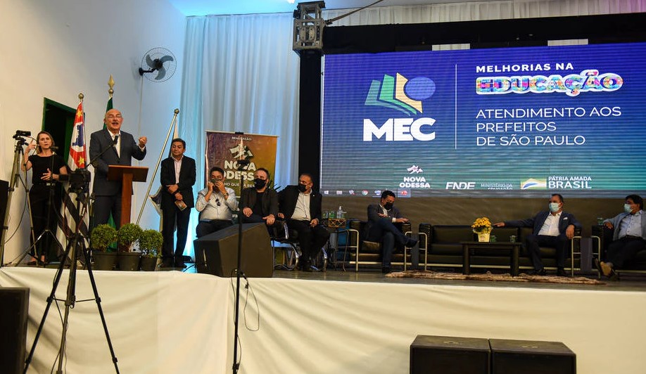 O ministro da Educação, Milton Ribeiro, discursa em Nova Odessa, interior de São Paulo