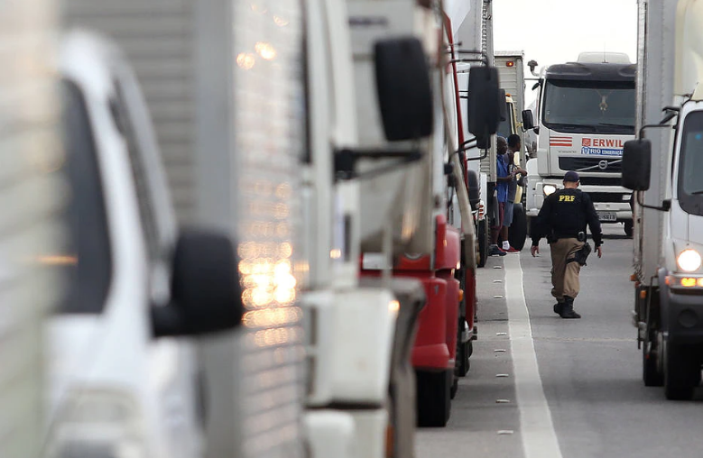 Greve dos caminhoneiros em 2018 causou uma crise no abastecimento do Brasil.